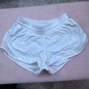 Lululemon Shorty Short II 2.5 (white)